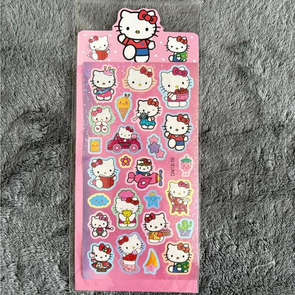 Hello Kitty Bundle - Picture 4 of 13